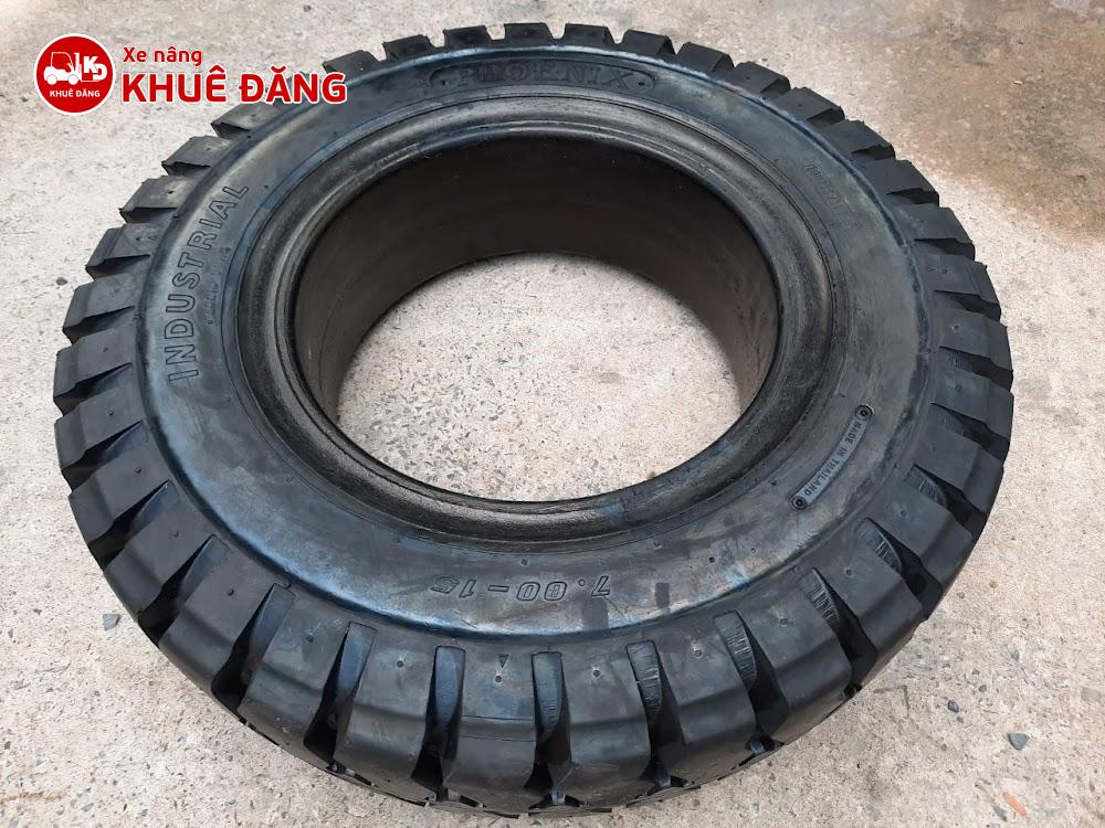Lốp đặc xe nâng 700-15 Phoenix