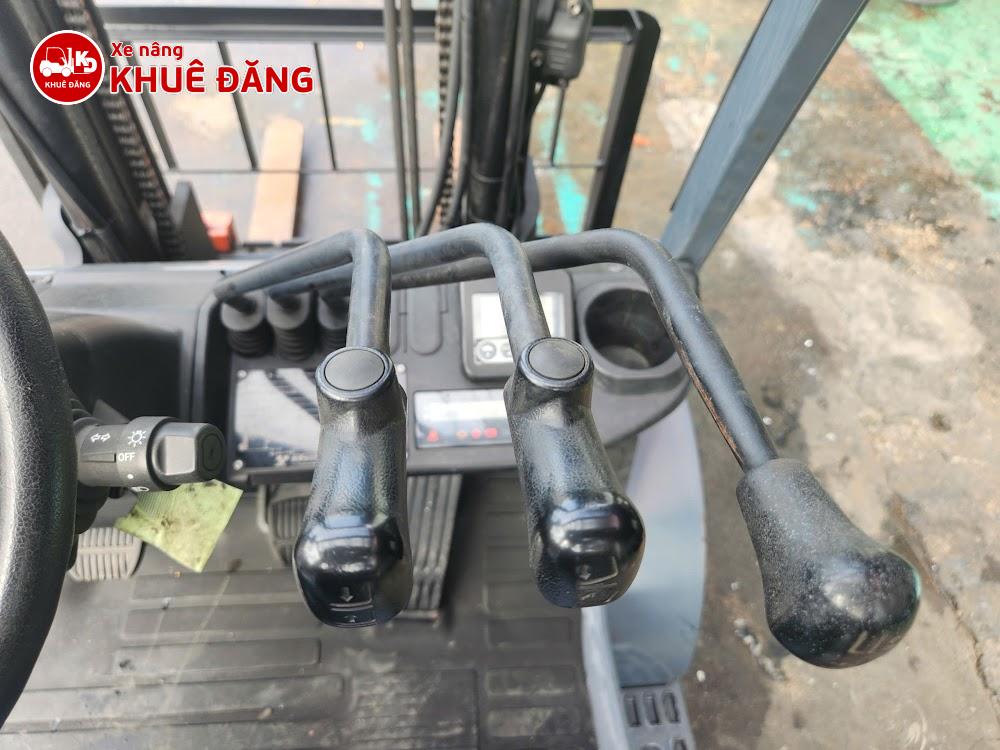 Cần điều khiển tích hợp nút điều chỉnh khung SAS và nút cân hàng