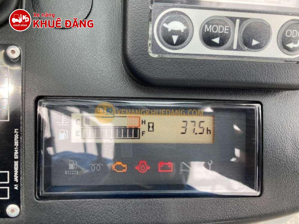 1369-Xe nâng dầu 4 tấn Toyota 8FD40