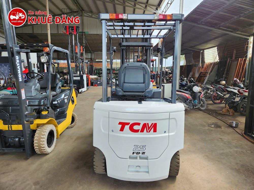 Xe nâng điện ngồi lái 2.5 tấn TCM FB25-7, 4m, đóng mở càng