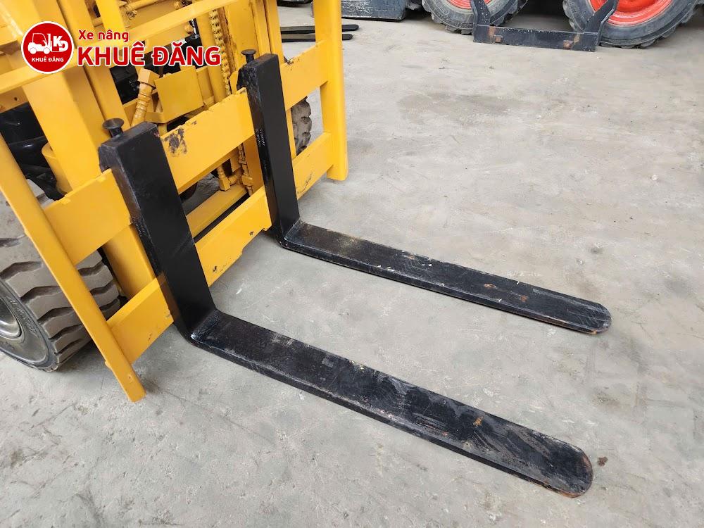 Xe nâng dầu 1.5 tấn Komatsu FD15L-14