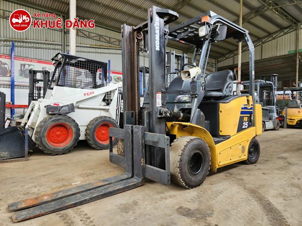 🚜 Komatsu FB25-12
💰 Giá tham khảo: 230.000.000 ₫
🔗 Xem chi tiết: https://xenangkhuedang.com/xe-nang-dien-ngoi-lai-2-5-tan-komatsu-fb25-12/