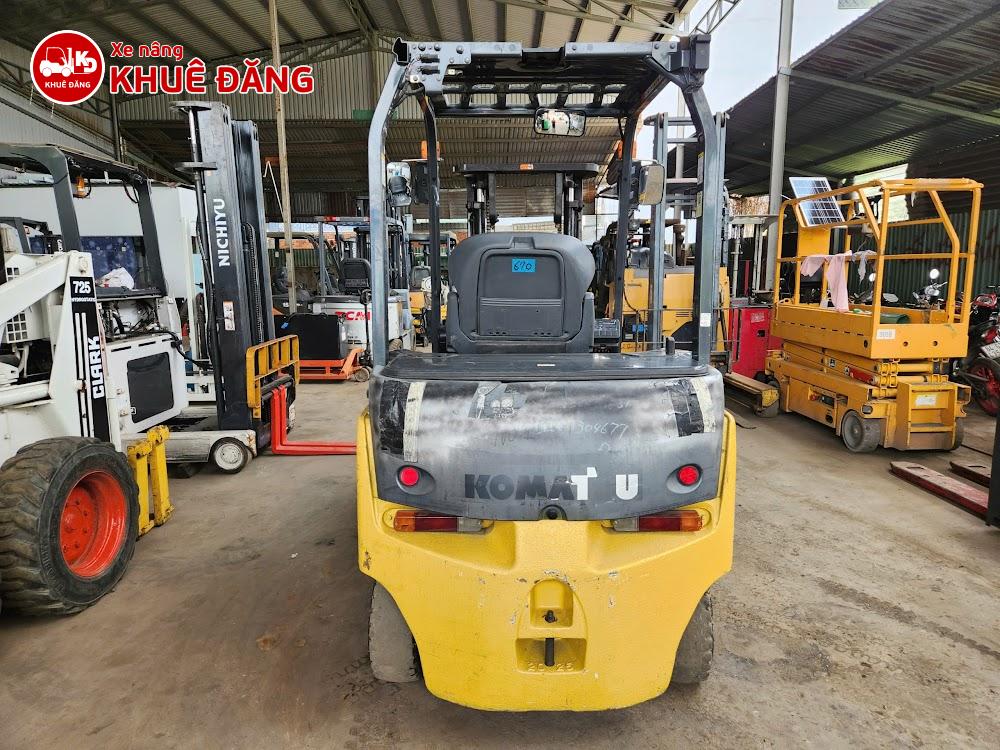 Xe nâng điện ngồi lái 2.5 tấn Komatsu FB25-12