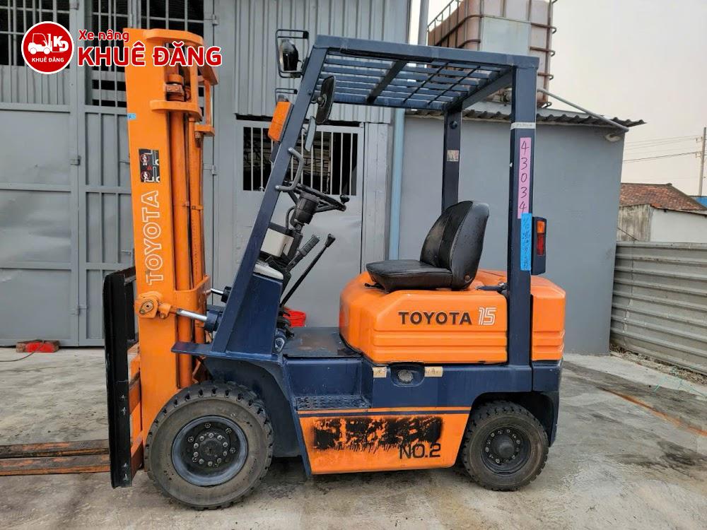 xe nâng dầu 1.5 tấn Toyota 5FD15 3m