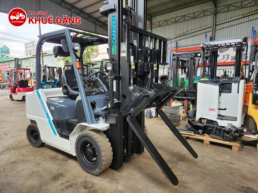 Xe nâng dầu 2.5 tấn Unicarriers FHD25T5. Khung nâng 5m, ty giữa, gật gù