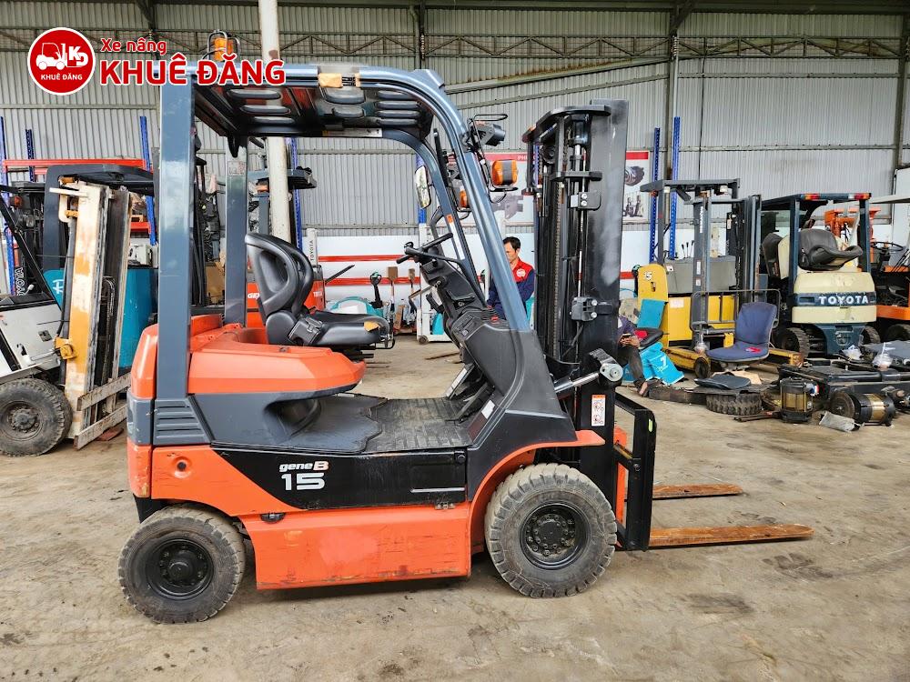 Xe nâng điện ngồi lái 1.5 tấn Toyota 8FB15 nâng cao 2.8m