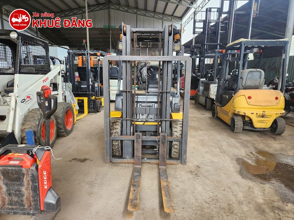 Xe nâng xăng 2 tấn Komatsu FG20T-16