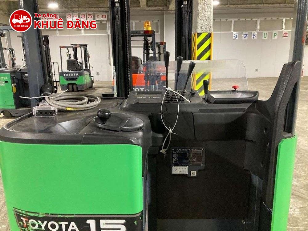 Xe nâng điện đứng lái 1.5 tấn Toyota 8FBRS15, khung 3 tầng 5m (2020)