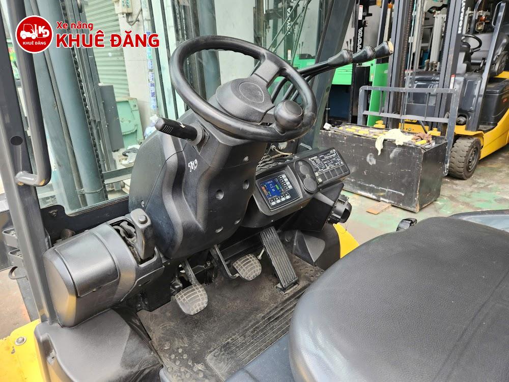 Xe nâng điện ngồi lái 2.5 tấn Komatsu FE25-1, lốp đôi nâng cao 4m