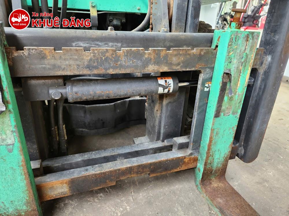 Xe nâng điện ngồi lái 1.8 tấn Mitsubishi FB18, 4m, SX 2007