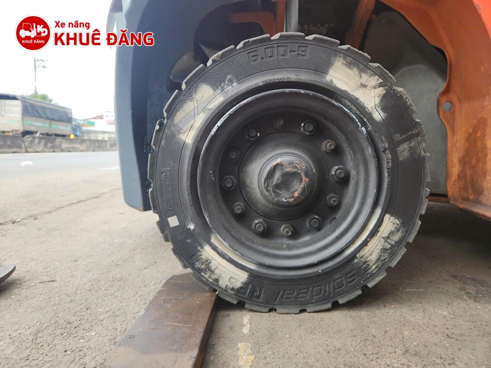 Xe nâng dầu 2 tấn Toyota 02-8FD20, 3.5m, sàng khung - Cần điều khiển