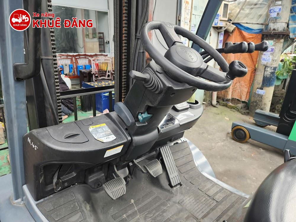 Xe nâng dầu 2 tấn Toyota 02-8FD20, 3.5m, sàng khung - Khung nâng chi tiết
