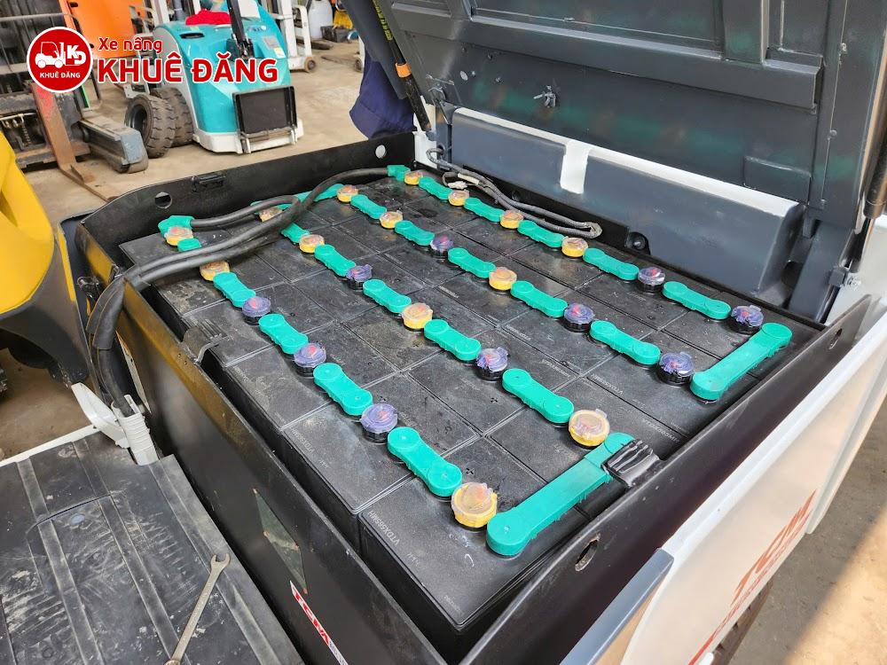 Xe nâng điện ngồi lái 2.5 tấn TCM FB25-7, 4m, đóng mở càng