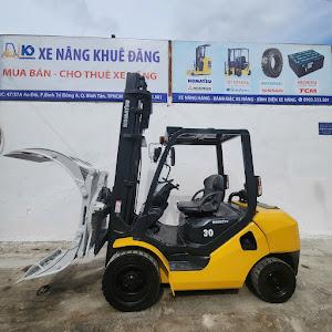 Xe nâng dầu 3 tấn Komatsu FD30T-17 kẹp giấy
