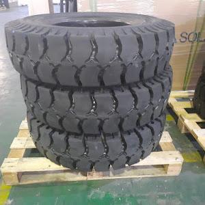Lốp đặc xe nâng 10.00-20 Phoenix