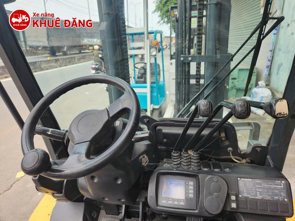 Xe nâng điện ngồi lái 2.5 tấn Komatsu FE25-1, lốp đôi nâng cao 4m