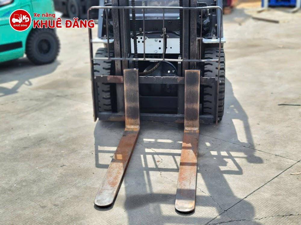 Xe nâng dầu 2.5 tấn Unicarriers FD25, 4m