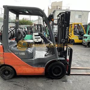 Xe nâng xăng gas 1.5 tấn Toyota 02-8FG15