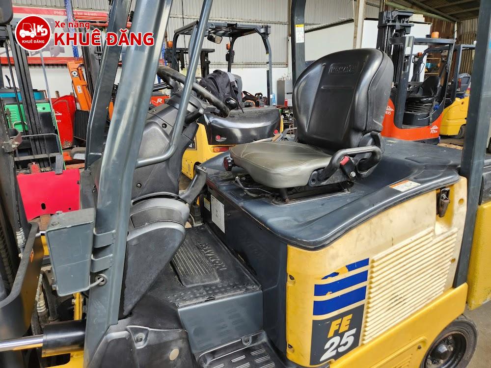 Xe nâng điện ngồi lái 2.5 tấn Komatsu FE25-1, Dịch Giá, SX 2018