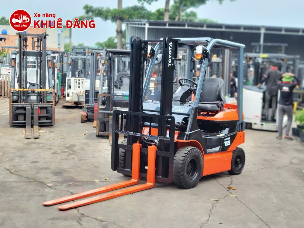 Xe nâng điện ngồi lái 1.5 tấn Toyota 8FB15