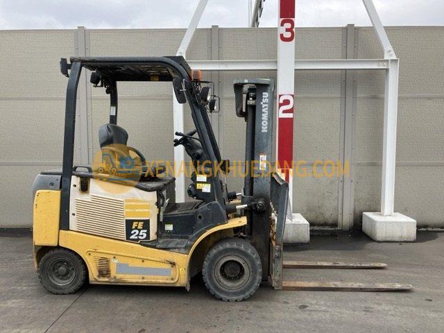 1284-Xe nâng điện ngồi lái 2.5 tấn Komatsu FE25-1