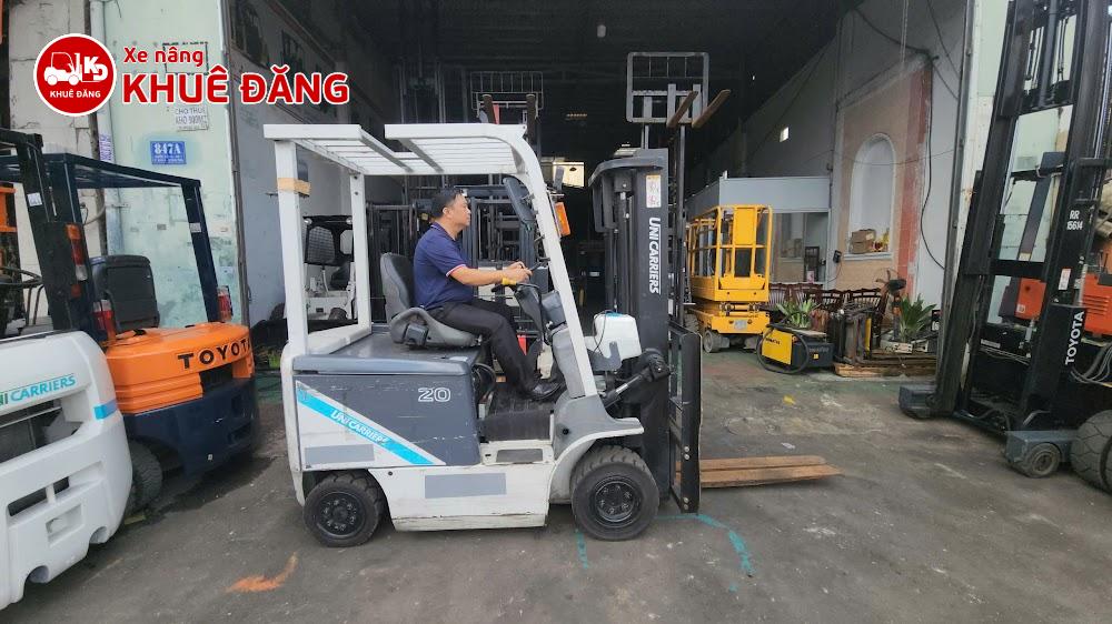Xe nâng điện ngồi lái 2 tấn Unicarriers FB20-8, 3m, 2015