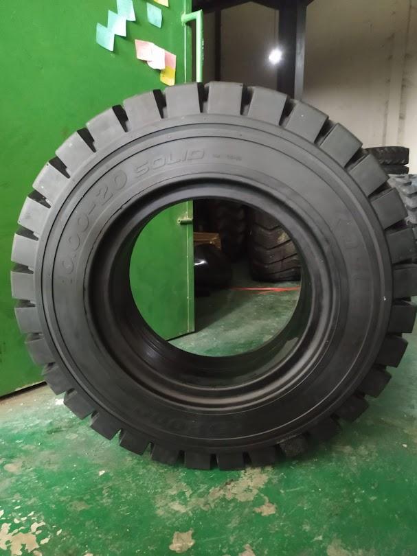 Bánh đặc xe nâng 10.00-20 Ascendo S2000