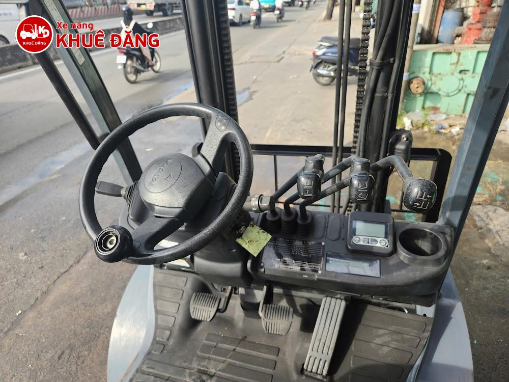 Vô lăng và 3 cần điều khiển