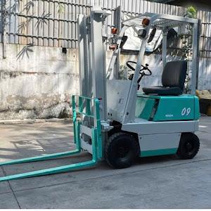 Xe nâng điện ngồi lái 900kg Komatsu FB09-3