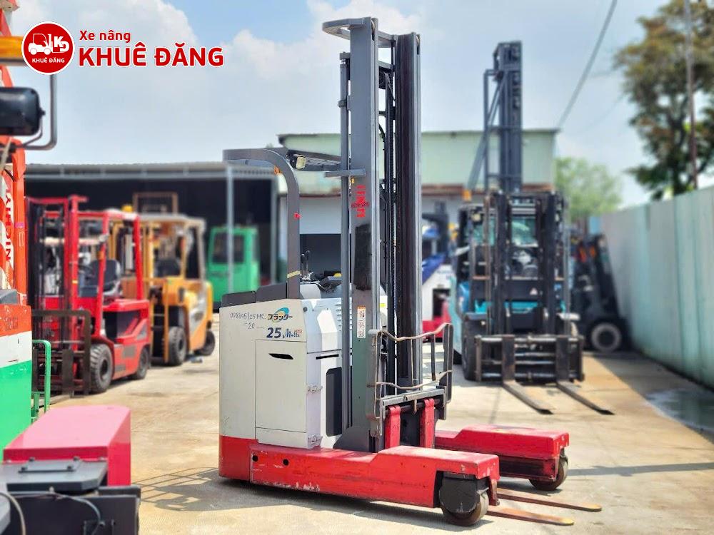 Xe nâng điện đứng lái 2.5 tấn Nichiyu có chức năng bẻ bánh đi ngang