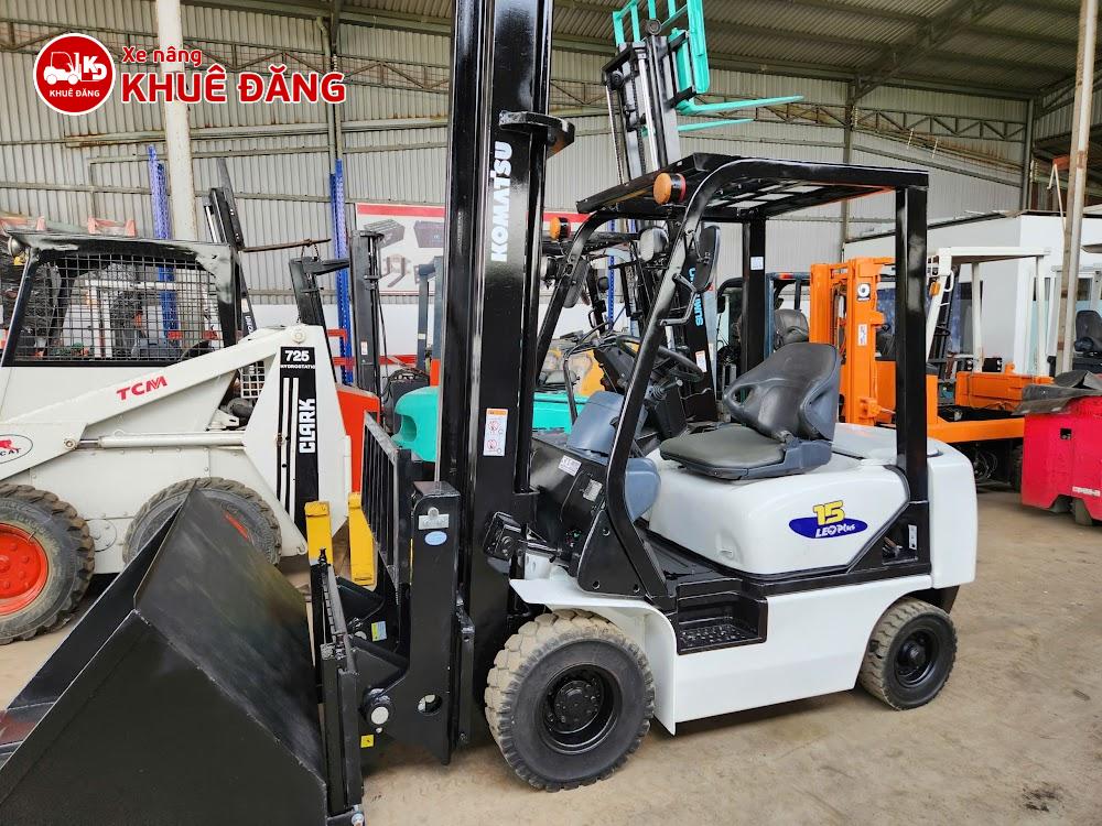 Xe nâng dầu xúc nâng 1.5 tấn Komatsu FD15T-16