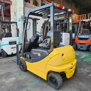 Xe nâng điện ngồi lái 1.5 tấn Komatsu FB15-12, sàng khung