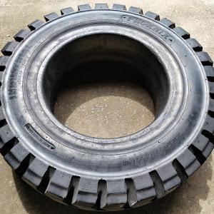 Lốp đặc xe nâng 28x9-15 Phoenix