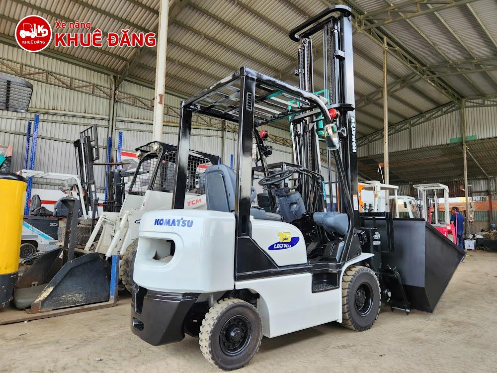 Xe nâng dầu xúc nâng 1.5 tấn Komatsu FD15T-16