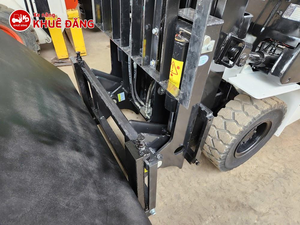 Xe nâng dầu xúc nâng 1.5 tấn Komatsu FD15T-16