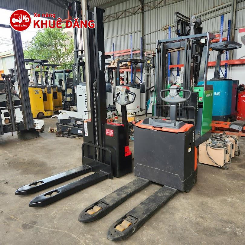 Xe nâng tay cao 900kg Bishamon BDS90S, nâng cao 190cm