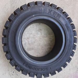 Lốp đặc 815-15 (28x9-15) Nexen SOLIDPRO Hàn Quốc