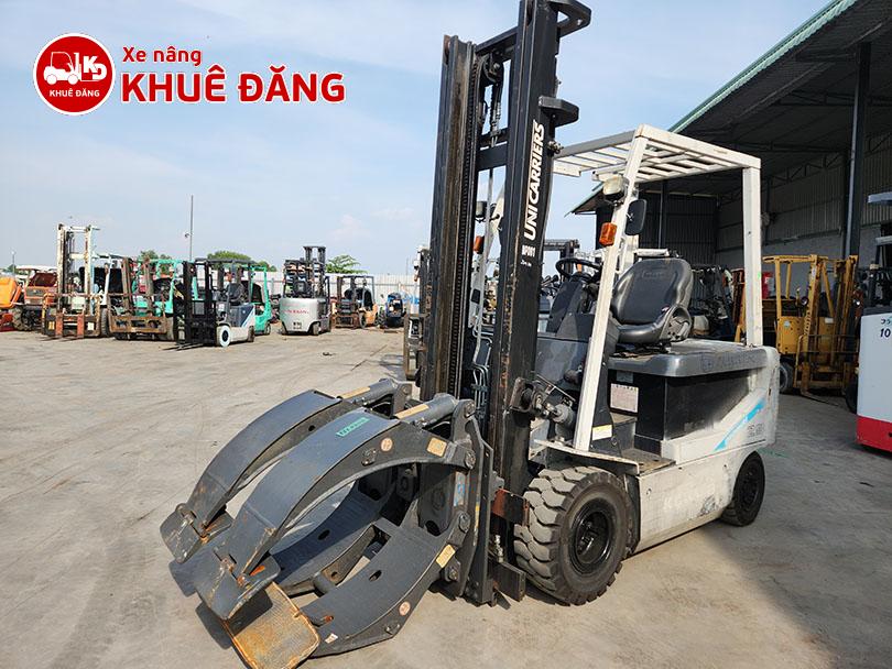 Xe nâng điện 2.5 tấn gắn kẹp giấy