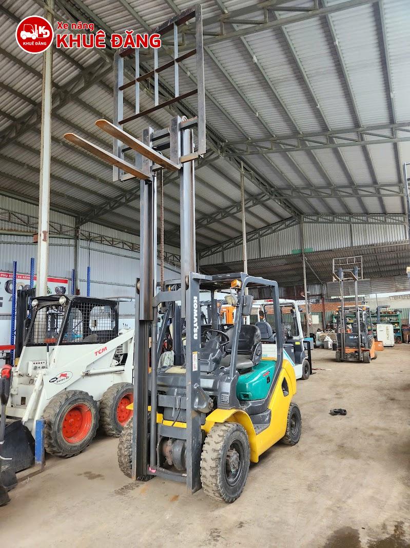 Xe nâng xăng 2 tấn Komatsu FG20T-16