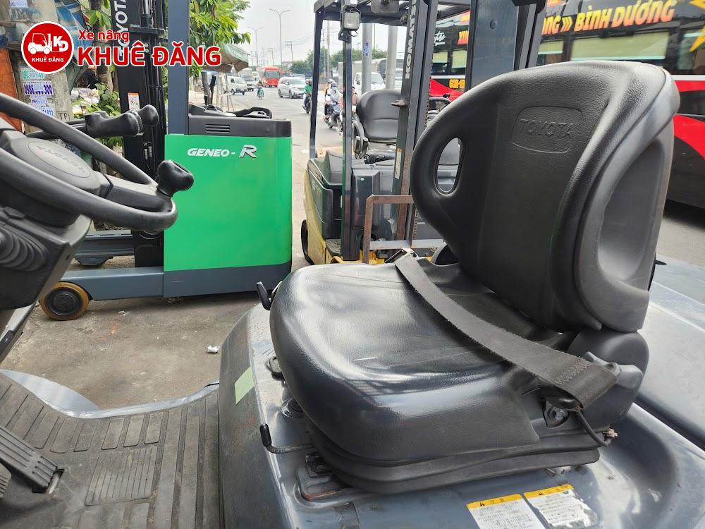 Xe nâng dầu 2 tấn Toyota 02-8FD20, 3.5m, sàng khung - Cabin