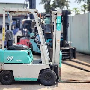 Xe nâng điện ngồi lái 900kg Komatsu FB9
