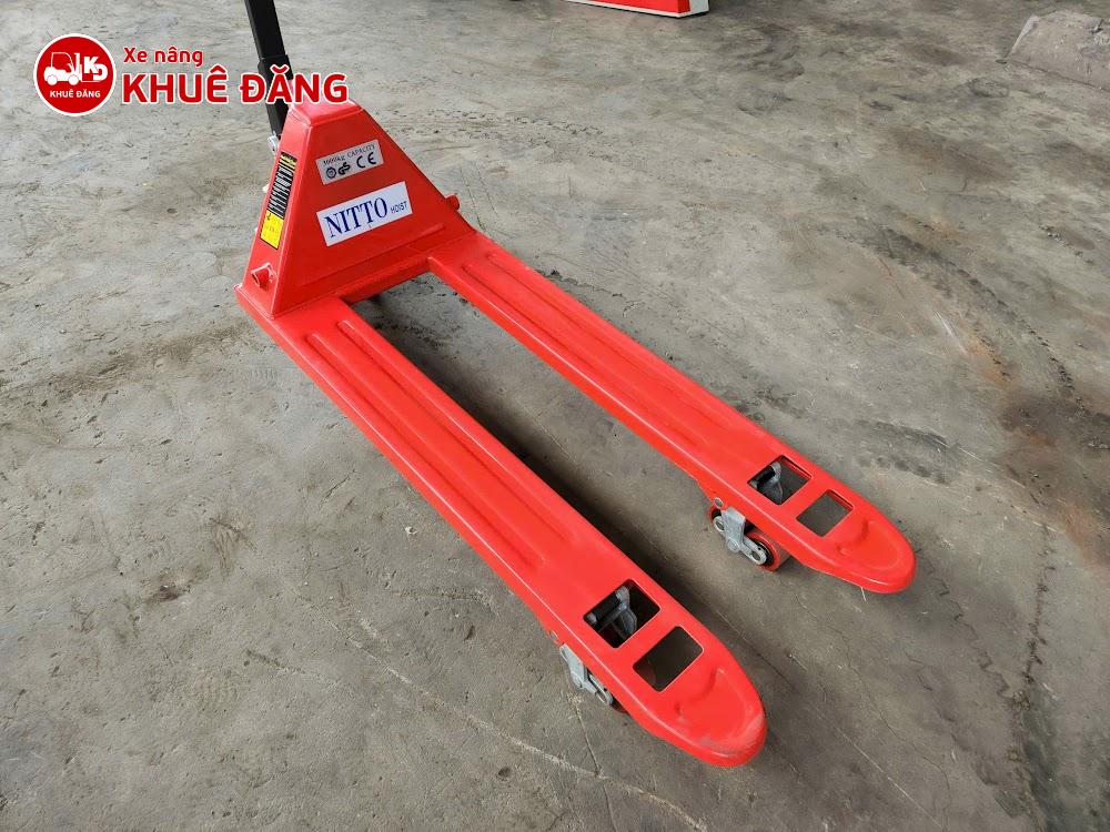Xe nâng tay 3 tấn NITTO càng hẹp 550mm