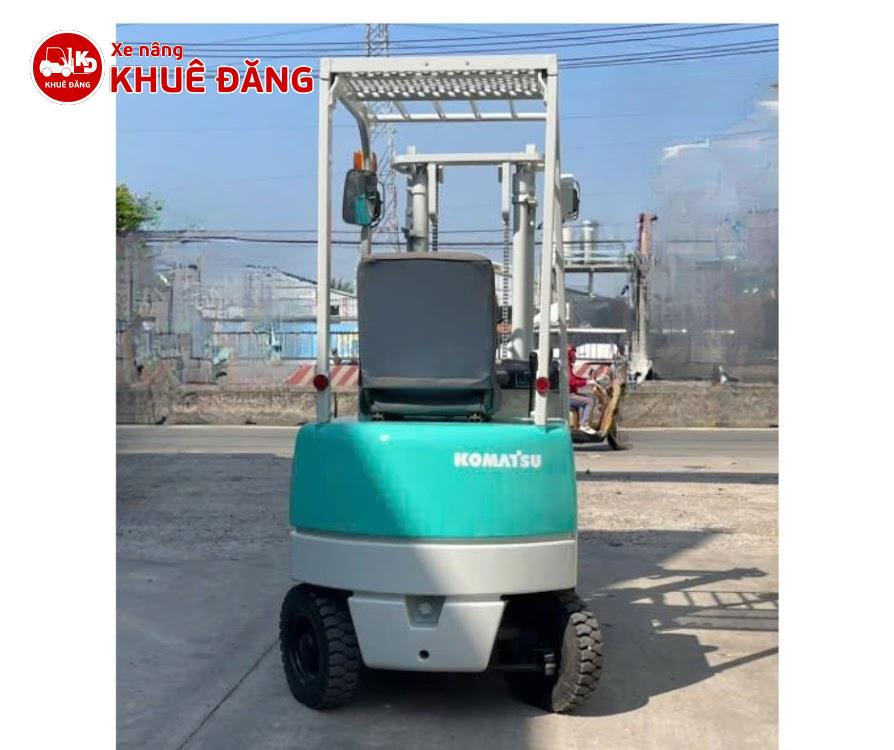 1982-Xe nâng điện ngồi lái 700kg Komatsu FB07-3