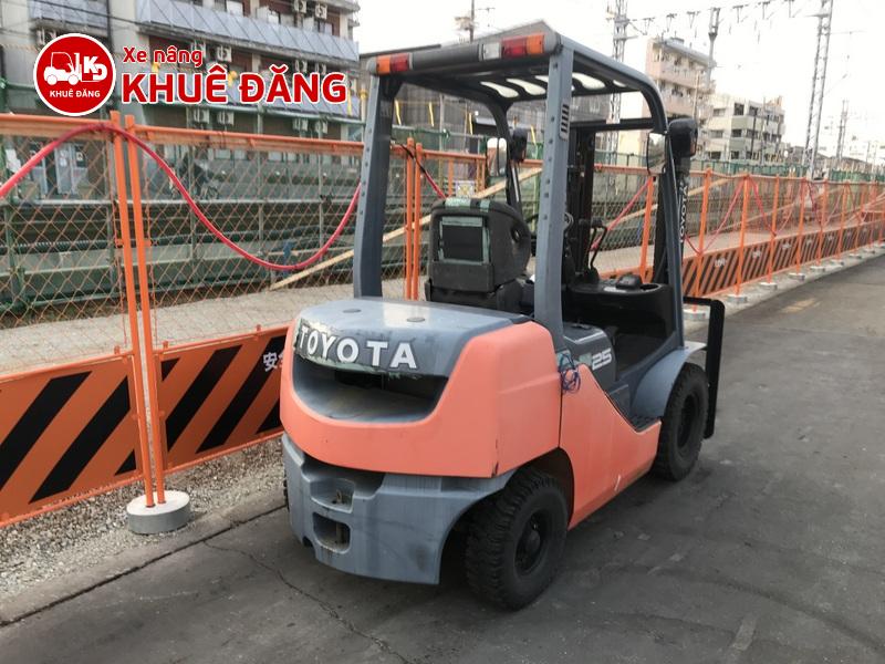 Xe nâng dầu 2.5 tấn Toyota đời 8 là lựa chọn hàng đầu