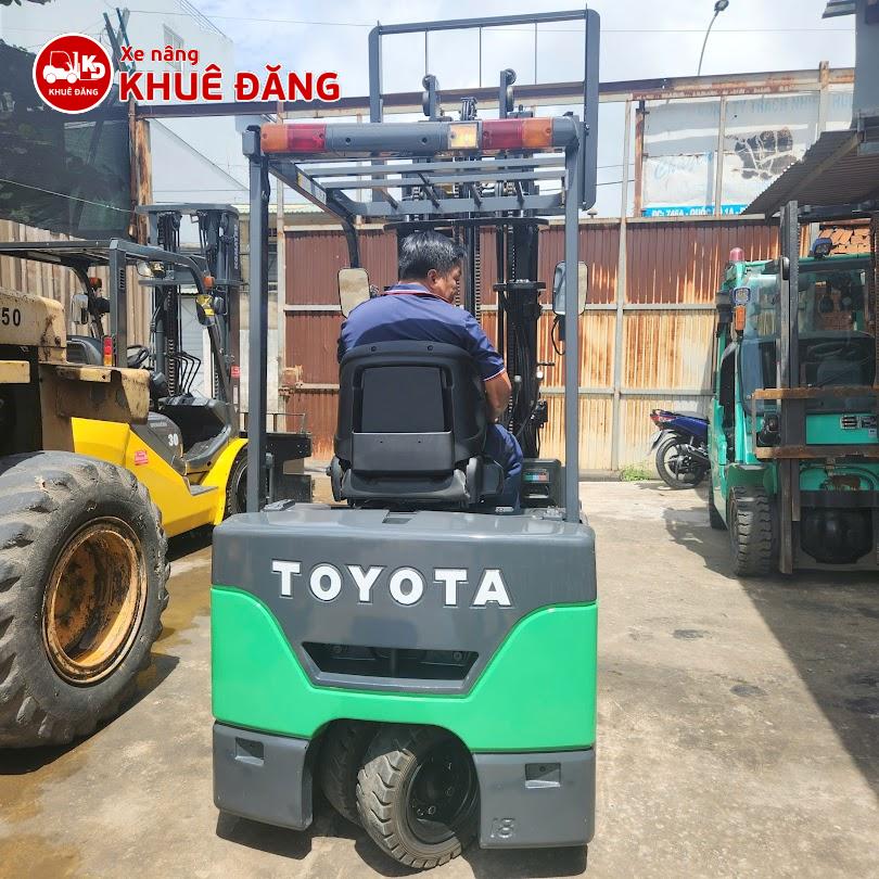 Xe nâng điện ngồi lái 3 bánh 1.8 tấn Toyota 7FBE18