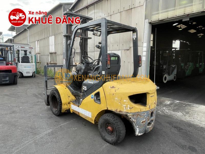 1608-Xe nâng dầu 2.5 tấn Komatsu FD25T-17
