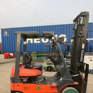 Xe nâng điện ngồi lái 1.5 tấn Toyota 7FB15