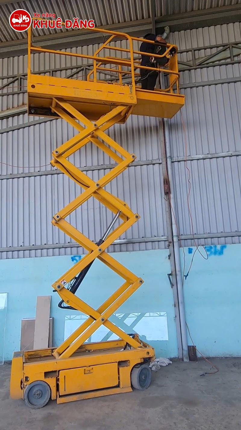 cho thuê xe nâng người tại TPHCM
