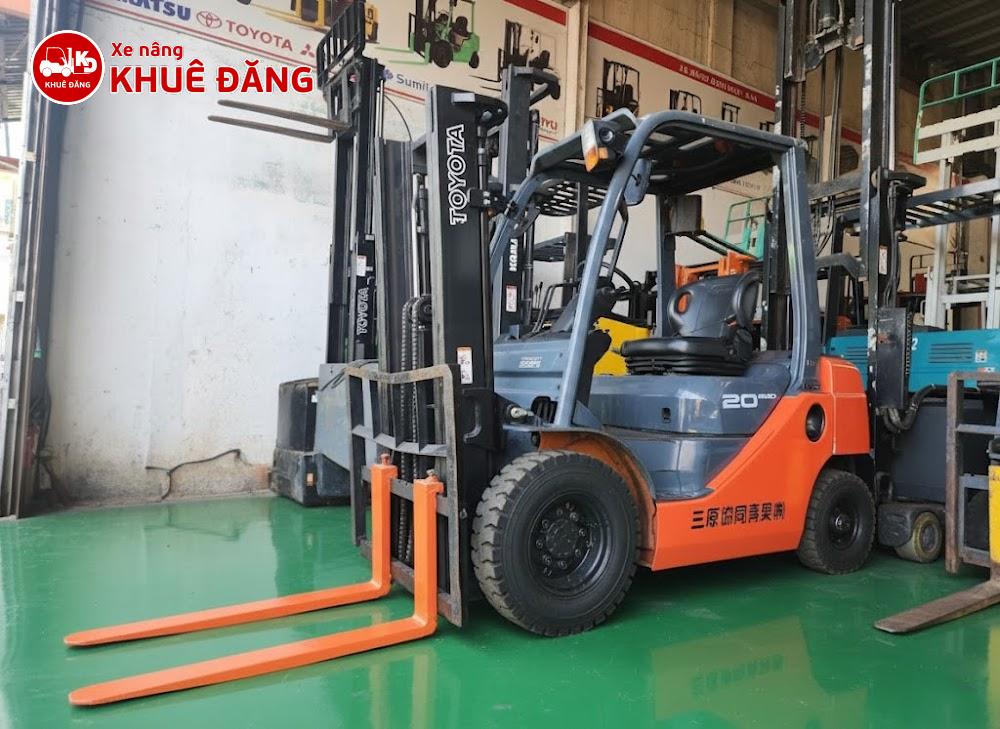 Xe nâng dầu 2 tấn Toyota Nhật Bản