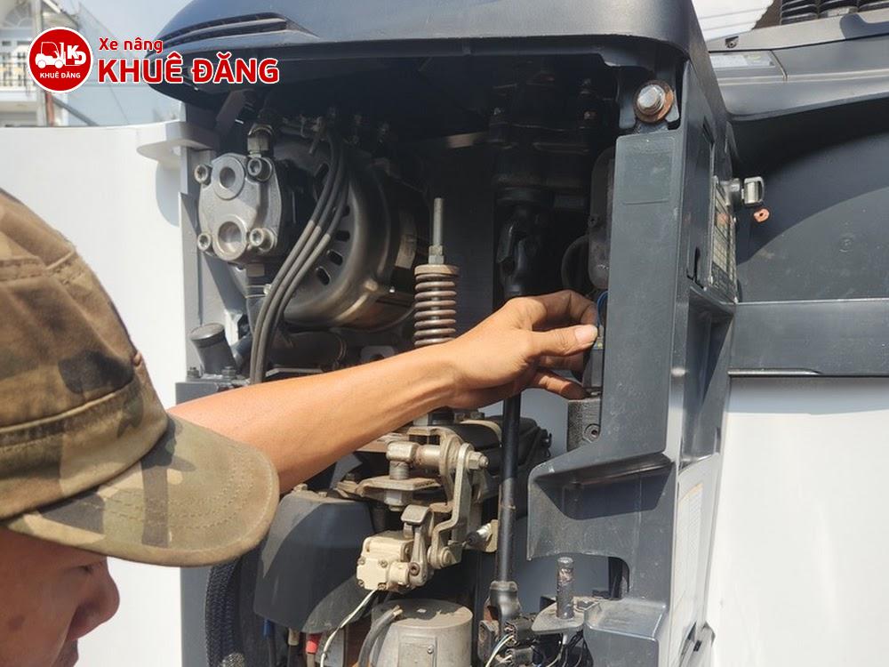 Sửa xe nâng điện đứng lái tại TPHCM